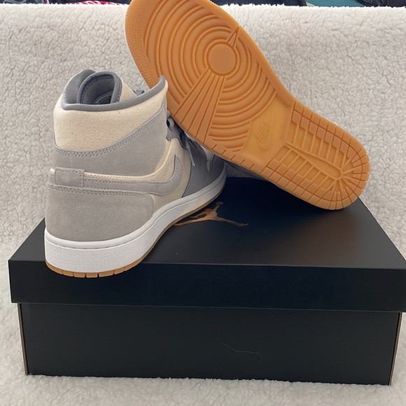 Air Jordan 1 MID SE - Picture 5 of 8